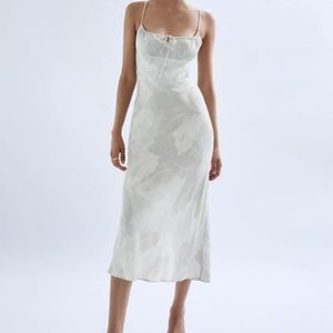 Aritzia Wilfred Bellow Dress